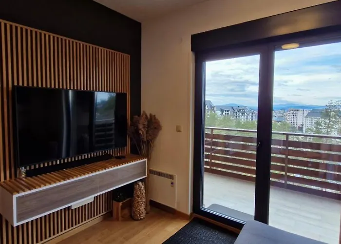 View With Free Garage Parking *